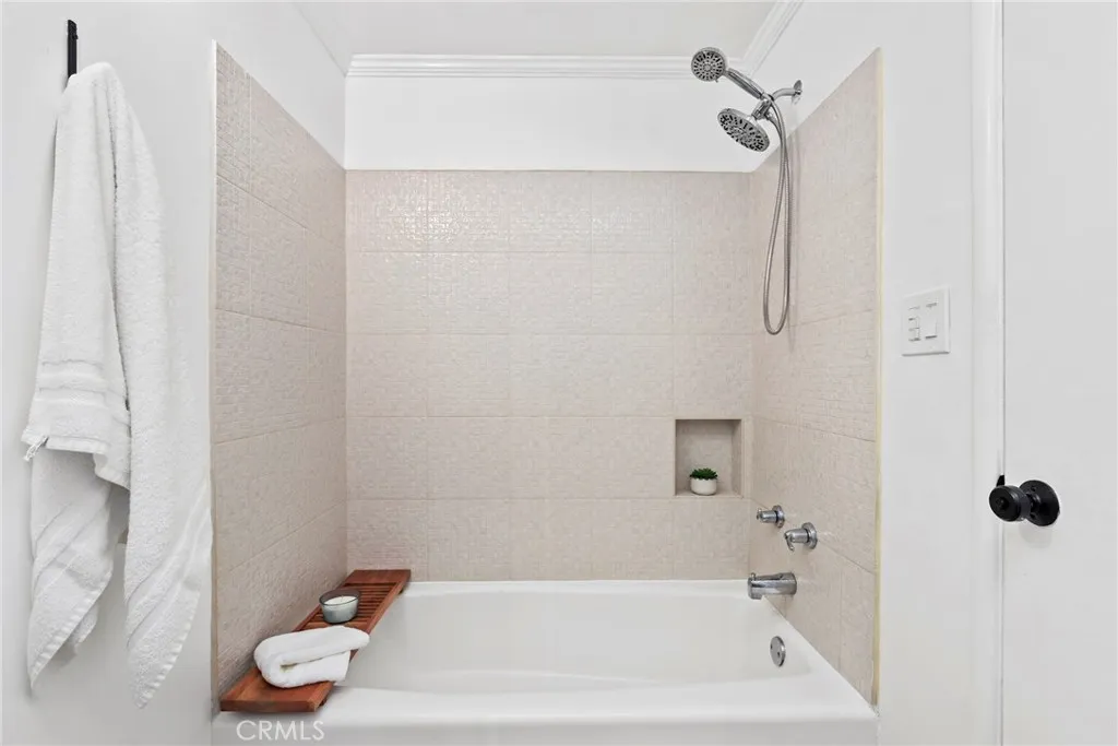 2118 Glen Ivy Drive, Glendale, California 91206 home-pic-23